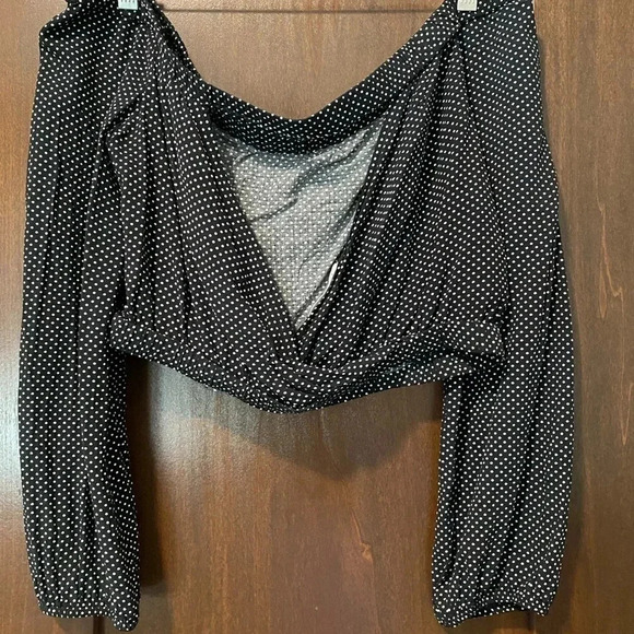 BCBGeneration cropped top.  Size M.  Good condition.  Partially open back. - Picture 3 of 4